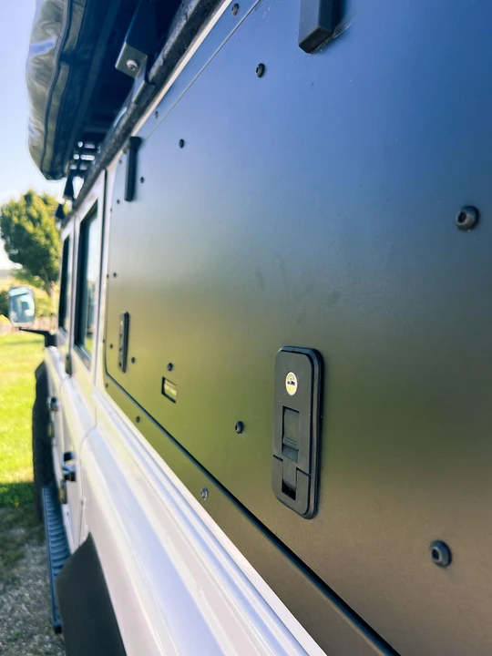 1996 Land Rover Defender 110 - Image 20 of 28