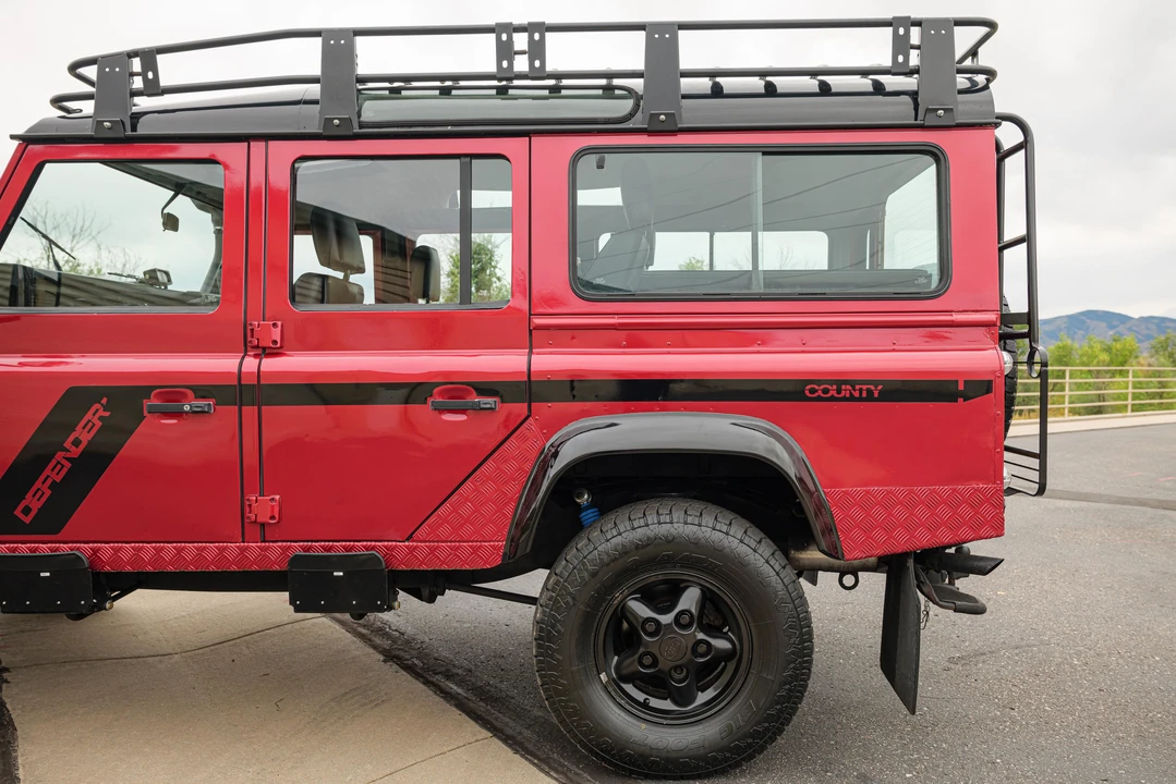 1996 Land Rover Defender 110 - Image 17 of 31