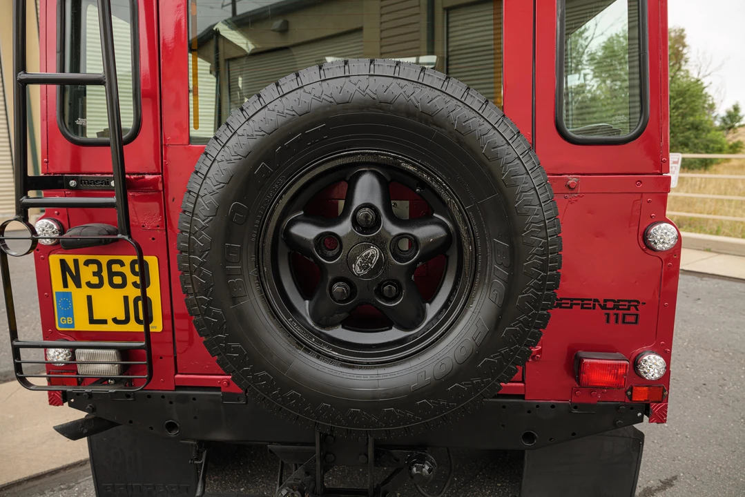 1996 Land Rover Defender 110 - Image 19 of 31