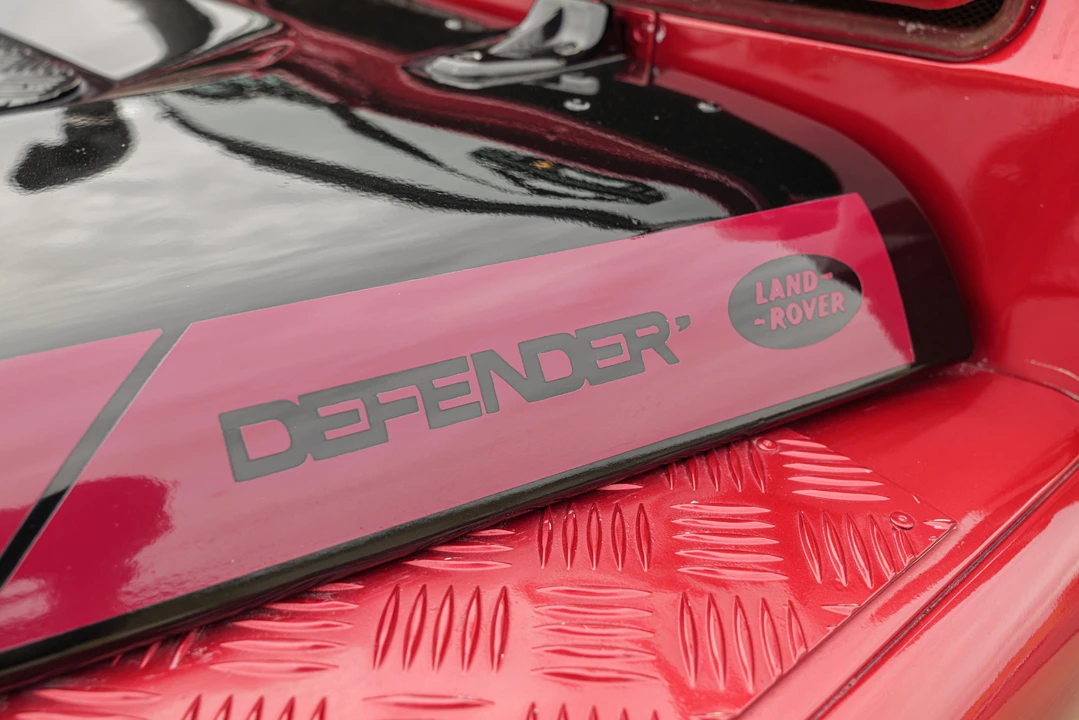1996 Land Rover Defender 110 - Image 13 of 31