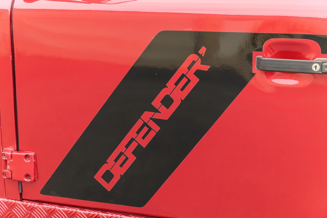 1996 Land Rover Defender 110 - Image 15 of 31