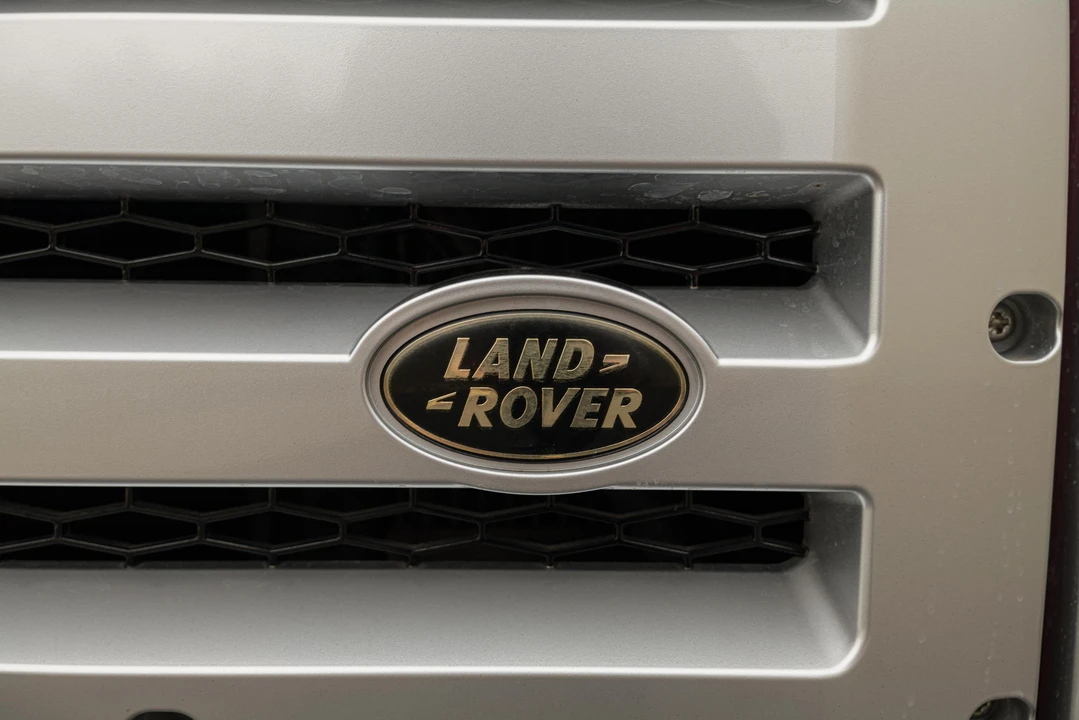 1996 Land Rover Defender 110 - Image 10 of 31