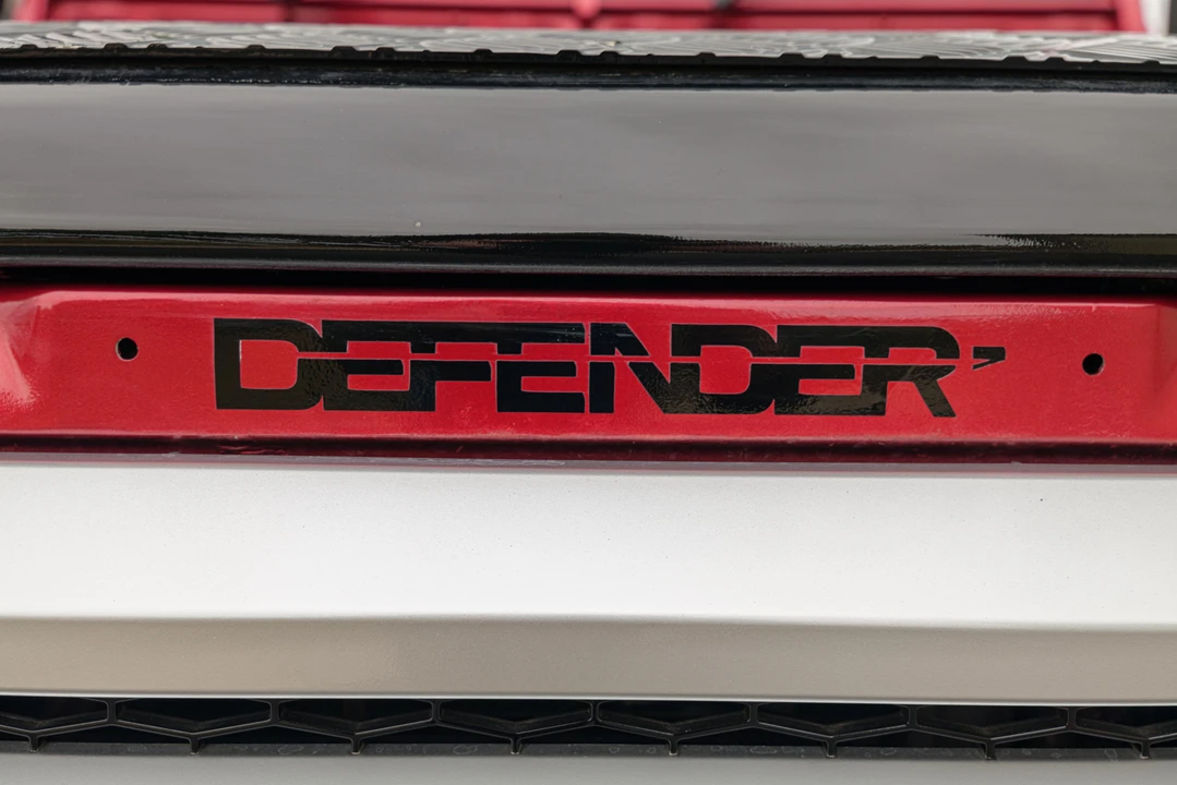 1996 Land Rover Defender 110 - Image 9 of 31