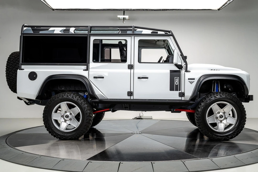 1996 Land Rover Defender 110 - Image 3 of 17