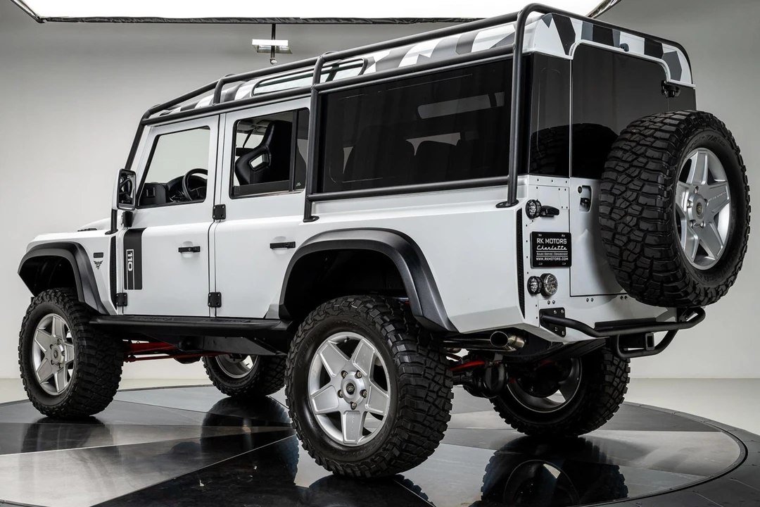 1996 Land Rover Defender 110 - Image 4 of 17