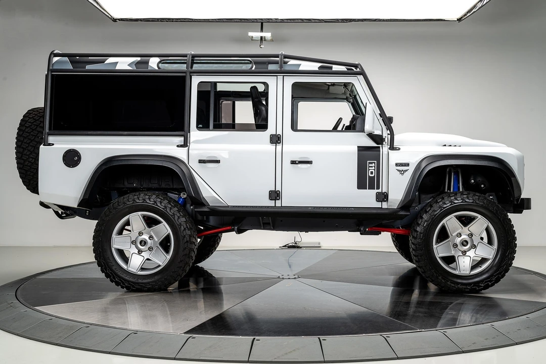 1996 Land Rover Defender 110 - Image 10 of 17