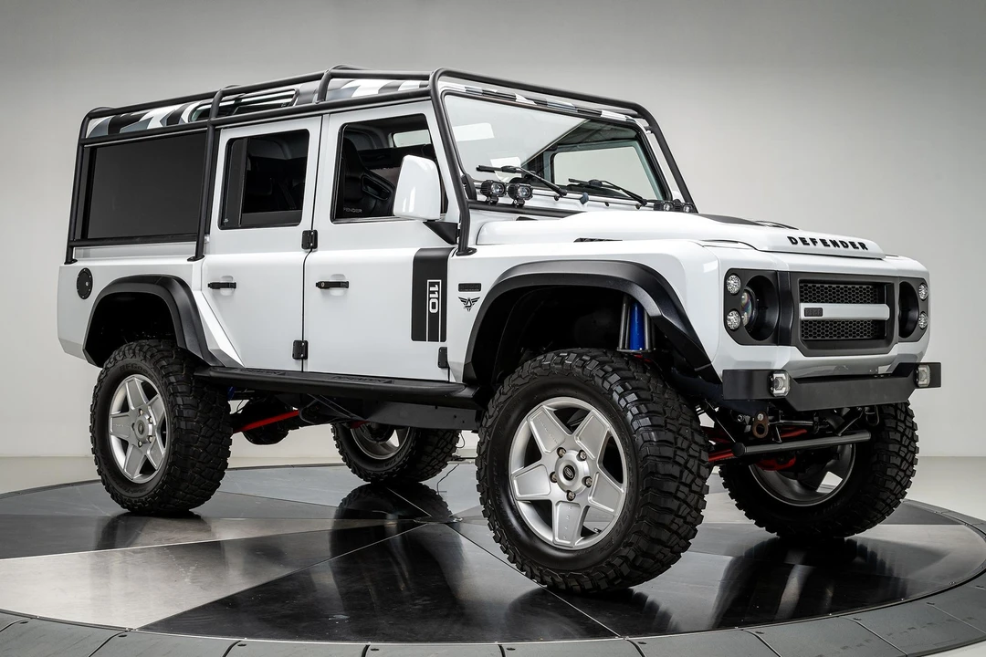 1996 Land Rover Defender 110 - Image 11 of 17