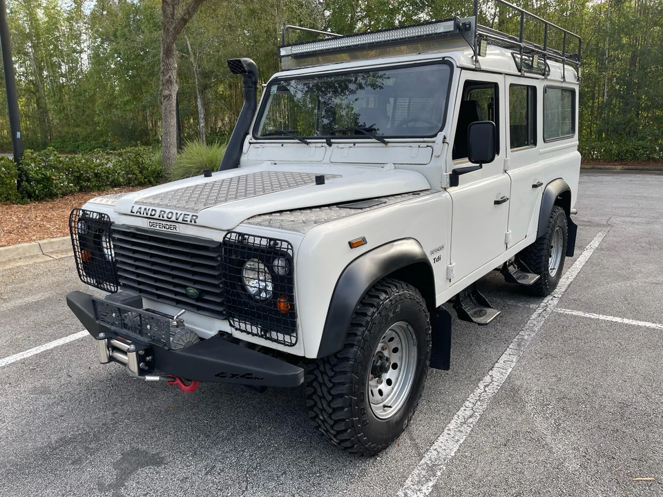 1996 Land Rover Defender 110 - Image 11 of 31