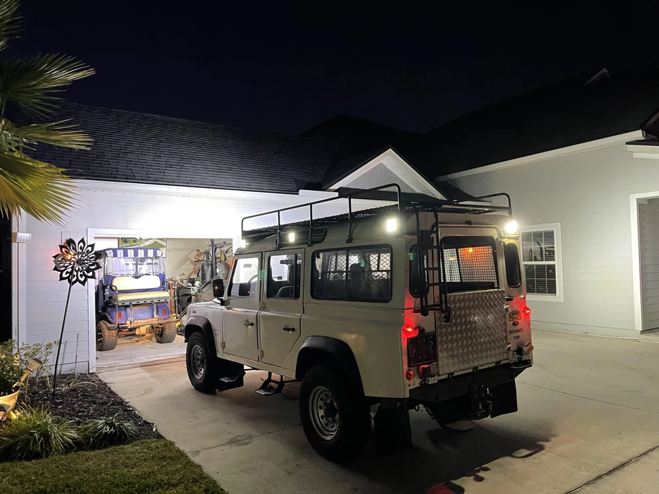 1996 Land Rover Defender 110 - Image 17 of 31