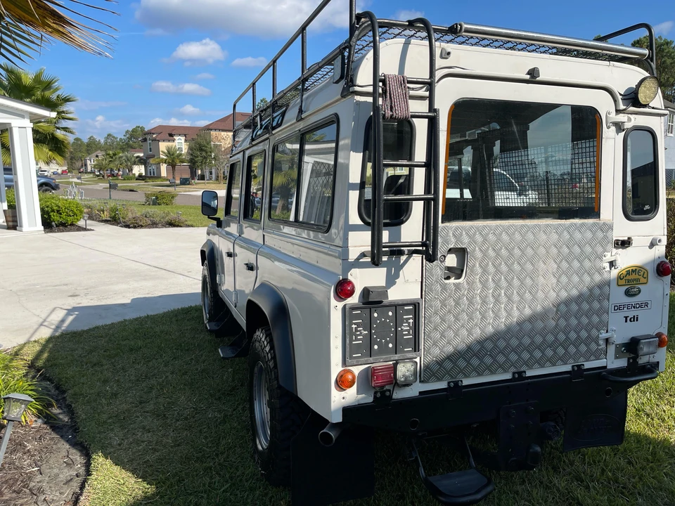 1996 Land Rover Defender 110 - Image 18 of 31