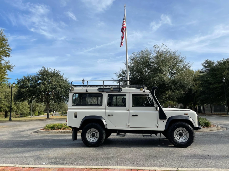 1996 Land Rover Defender 110 - Image 28 of 31