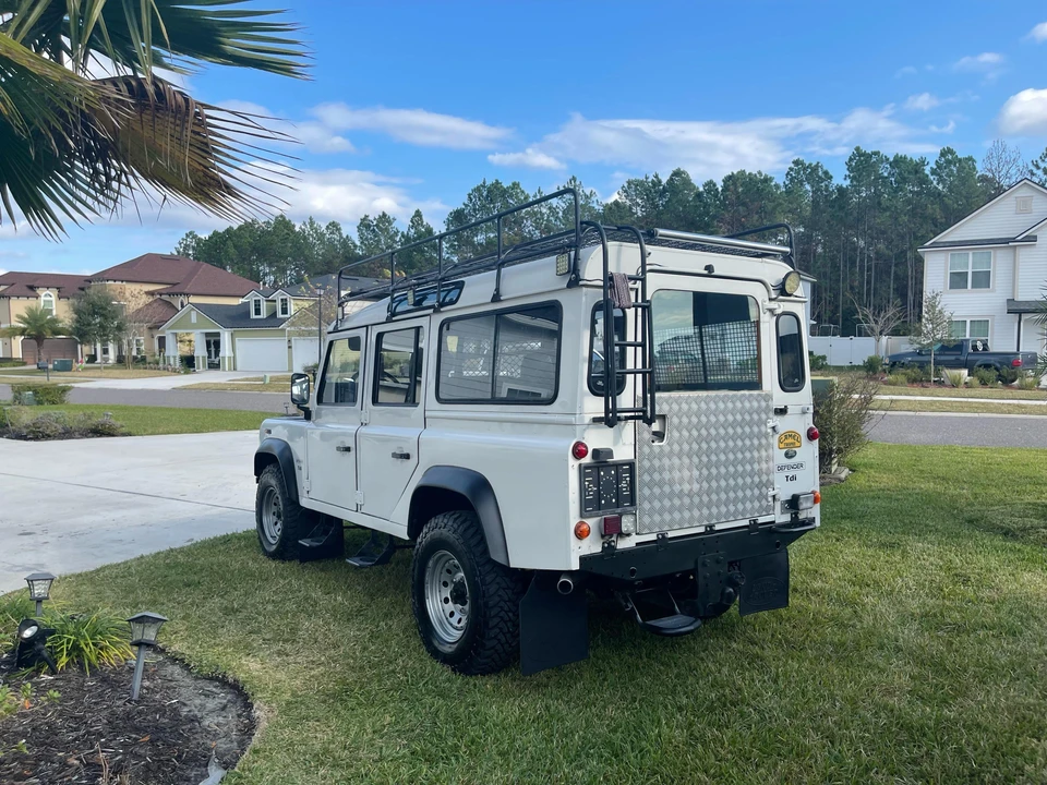 1996 Land Rover Defender 110 - Image 16 of 31
