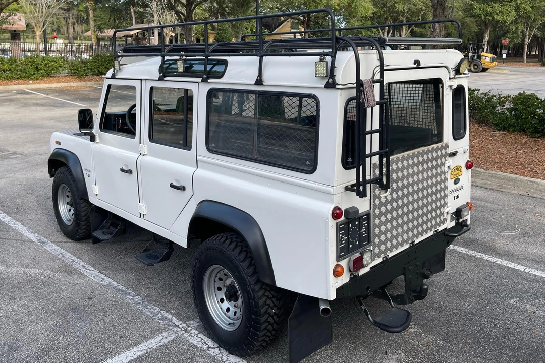 1996 Land Rover Defender 110 - Image 4 of 31