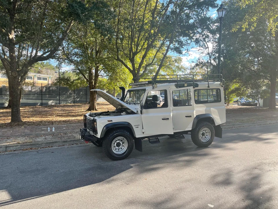 1996 Land Rover Defender 110 - Image 13 of 31
