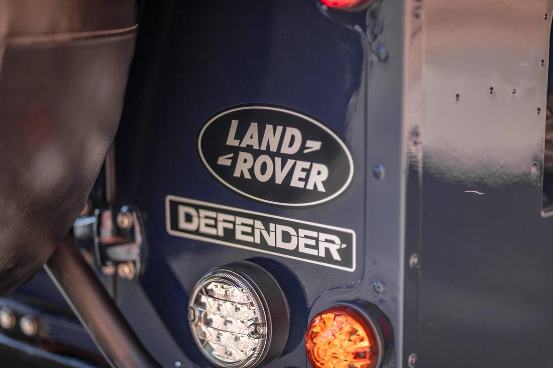 1996 Land Rover Defender 110 - Image 19 of 31