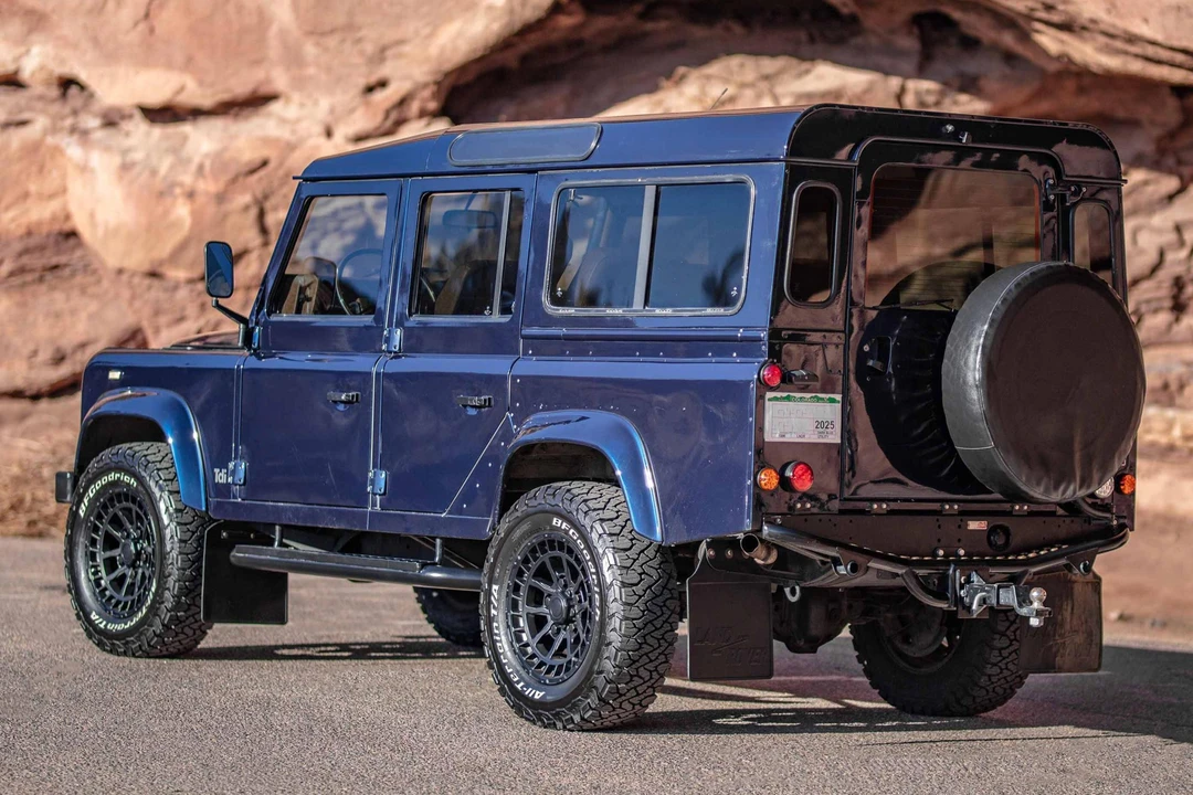 1996 Land Rover Defender 110 - Image 4 of 31