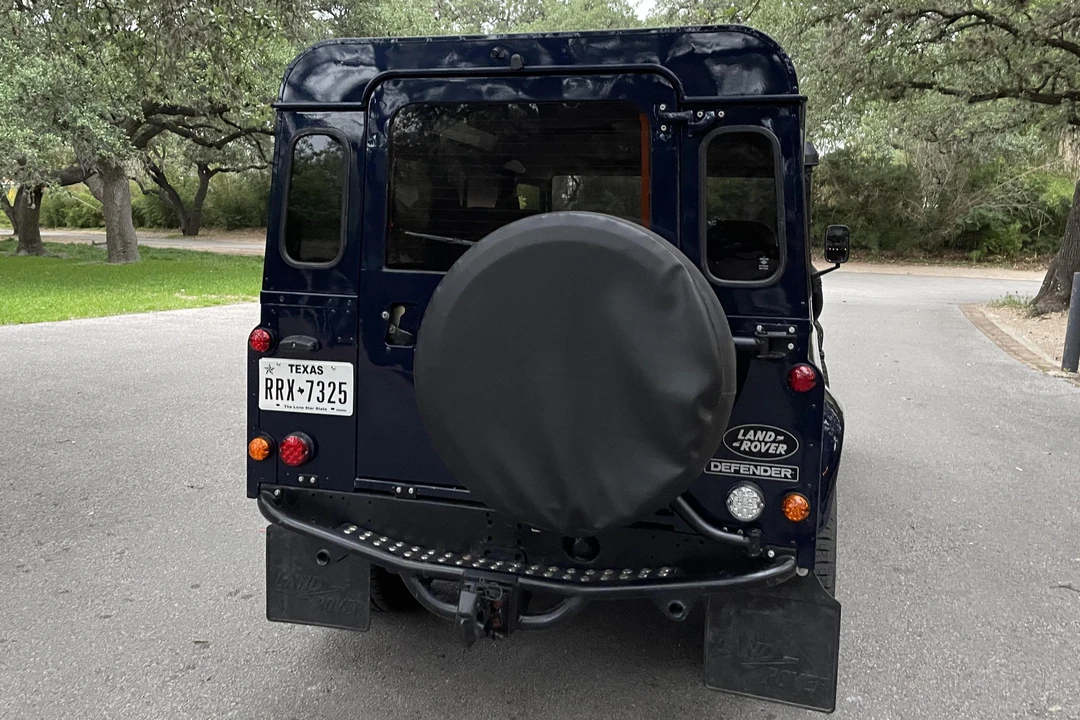 1996 Land Rover Defender 110 - Image 5 of 31