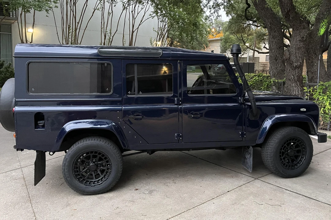 1996 Land Rover Defender 110 - Image 3 of 31