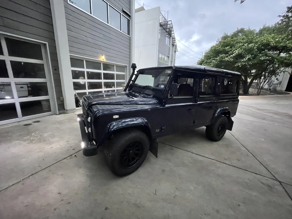 1996 Land Rover Defender 110 - Image 6 of 31