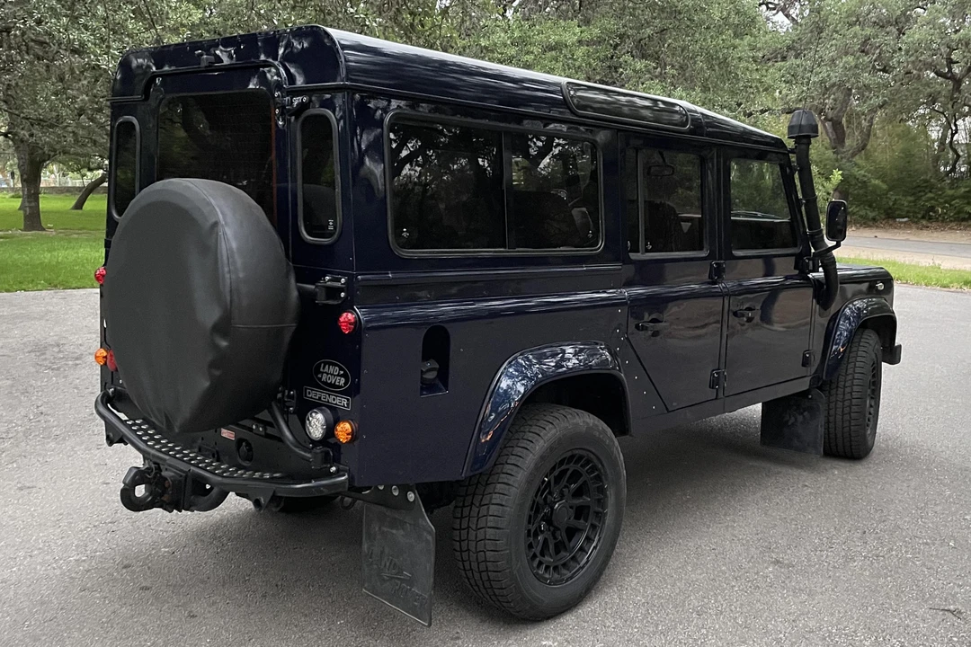 1996 Land Rover Defender 110 - Image 4 of 31