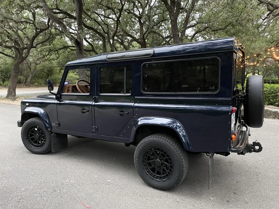 1996 Land Rover Defender 110 - Image 9 of 31