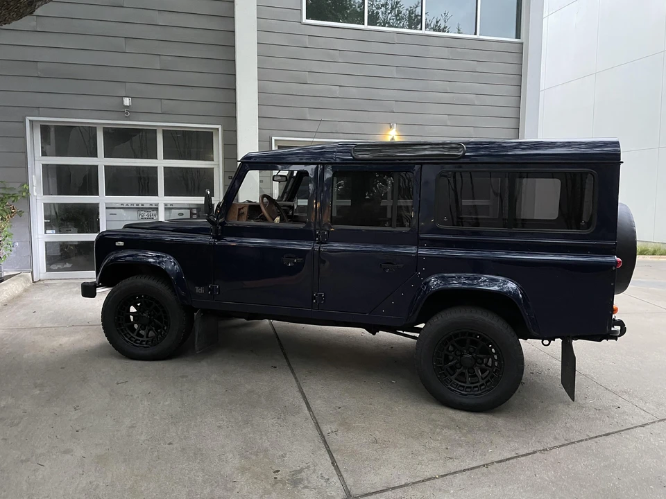 1996 Land Rover Defender 110 - Image 7 of 31