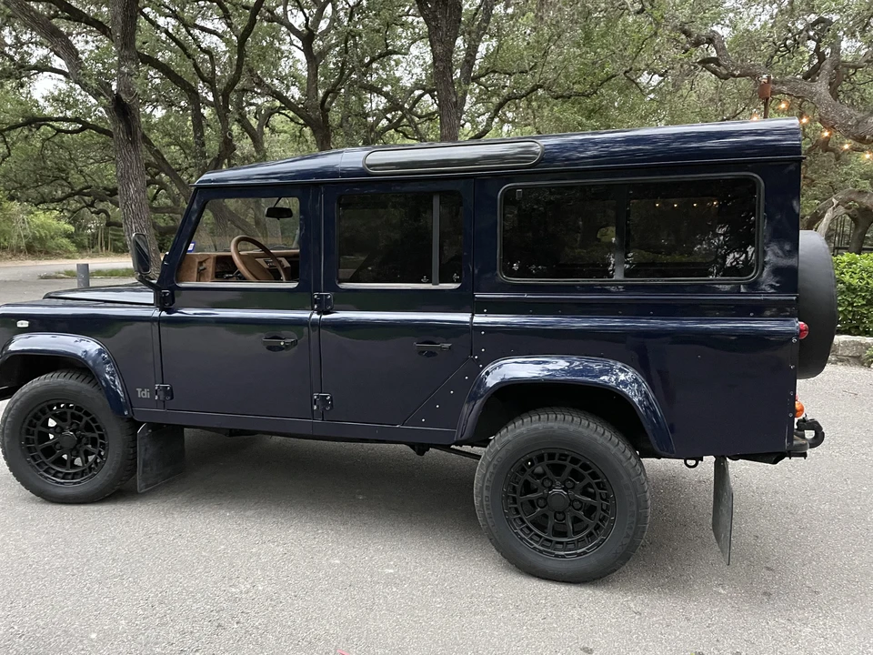 1996 Land Rover Defender 110 - Image 8 of 31