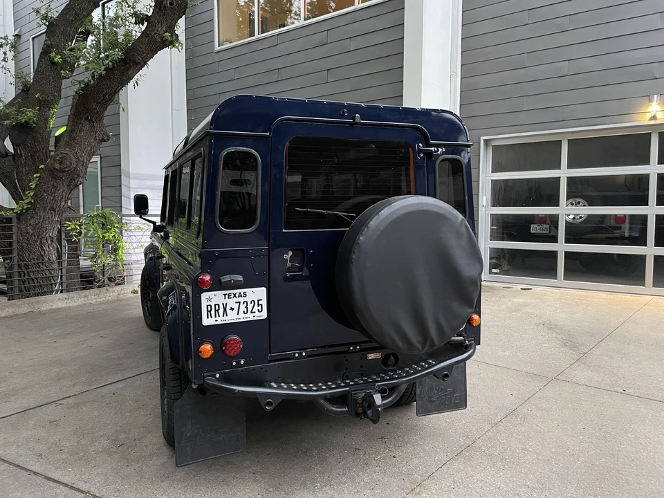 1996 Land Rover Defender 110 - Image 10 of 31