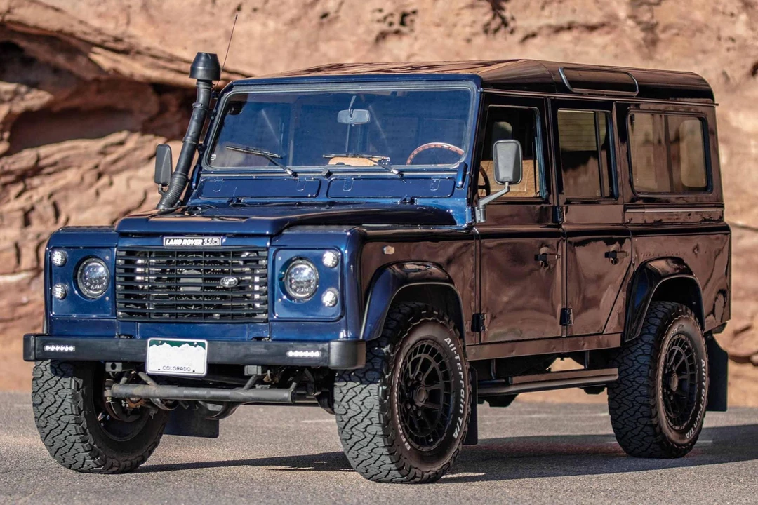 1996 Land Rover Defender 110 - Image 2 of 31