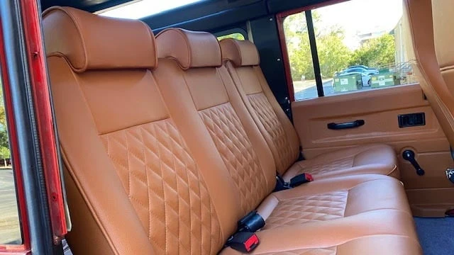 1996 Land Rover Defender 110 - Image 11 of 31