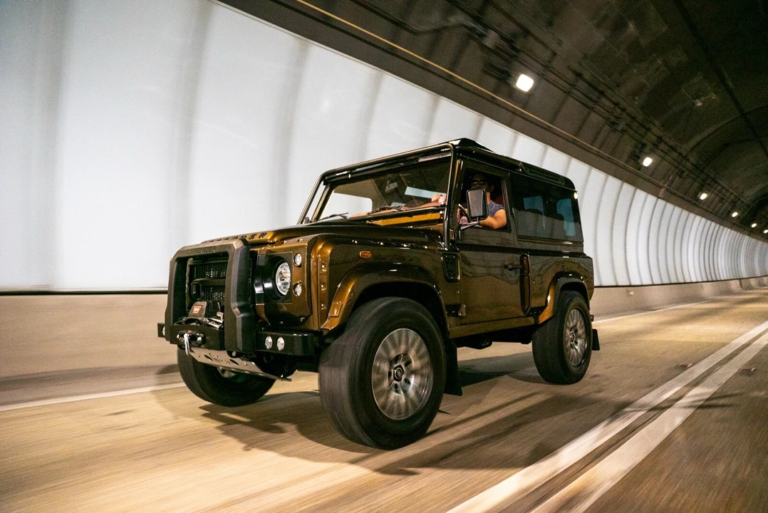 1996 Land Rover Defender 90 - Image 10 of 21