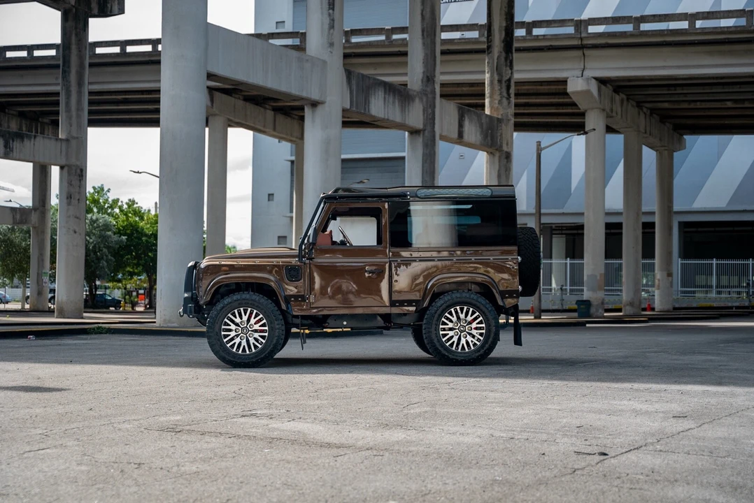 1996 Land Rover Defender 90 - Image 2 of 21