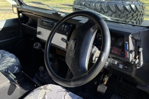 1996 Land Rover Defender 130 - Image 6 of 8