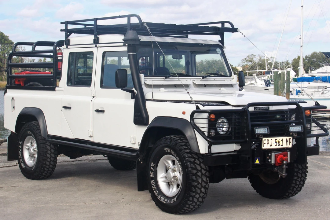 1996 Land Rover Defender 130 - Image 2 of 5