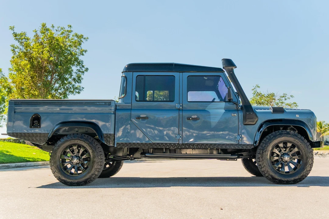 1996 Land Rover Defender 130 - Image 3 of 31