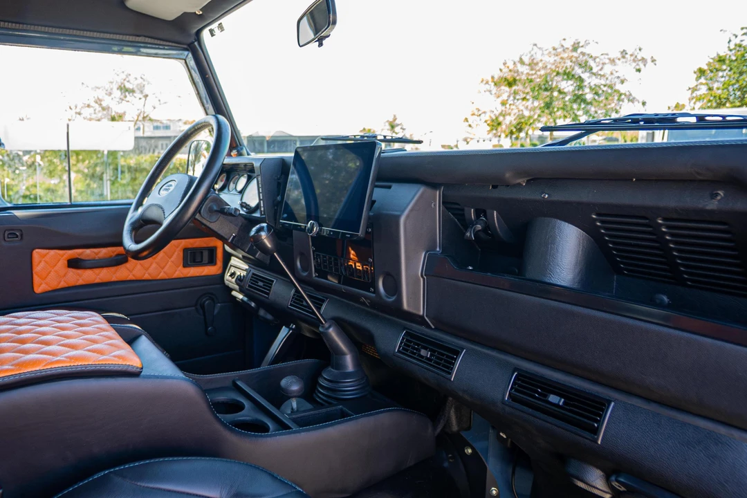 1996 Land Rover Defender 130 - Image 25 of 31