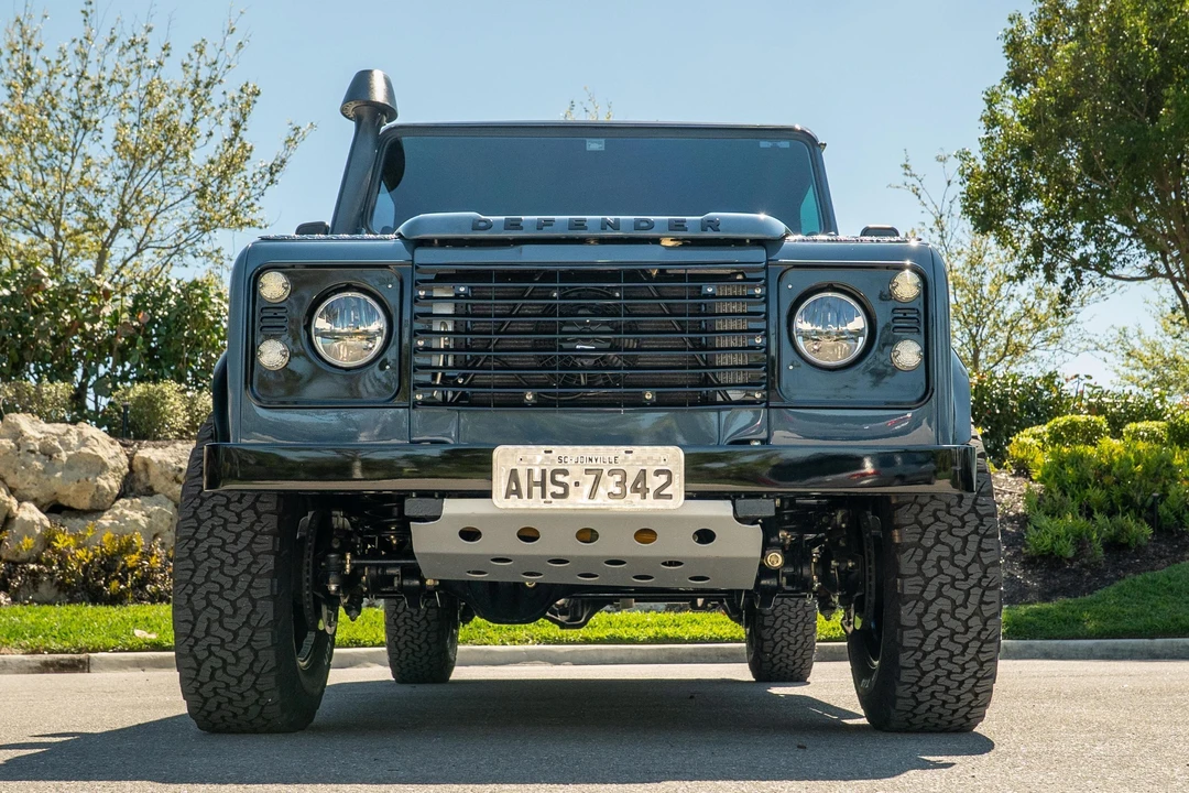 1996 Land Rover Defender 130 - Image 2 of 31