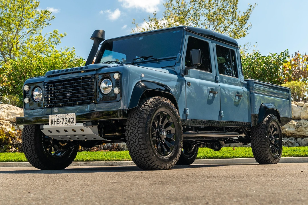 1996 Land Rover Defender 130 - Image 9 of 31