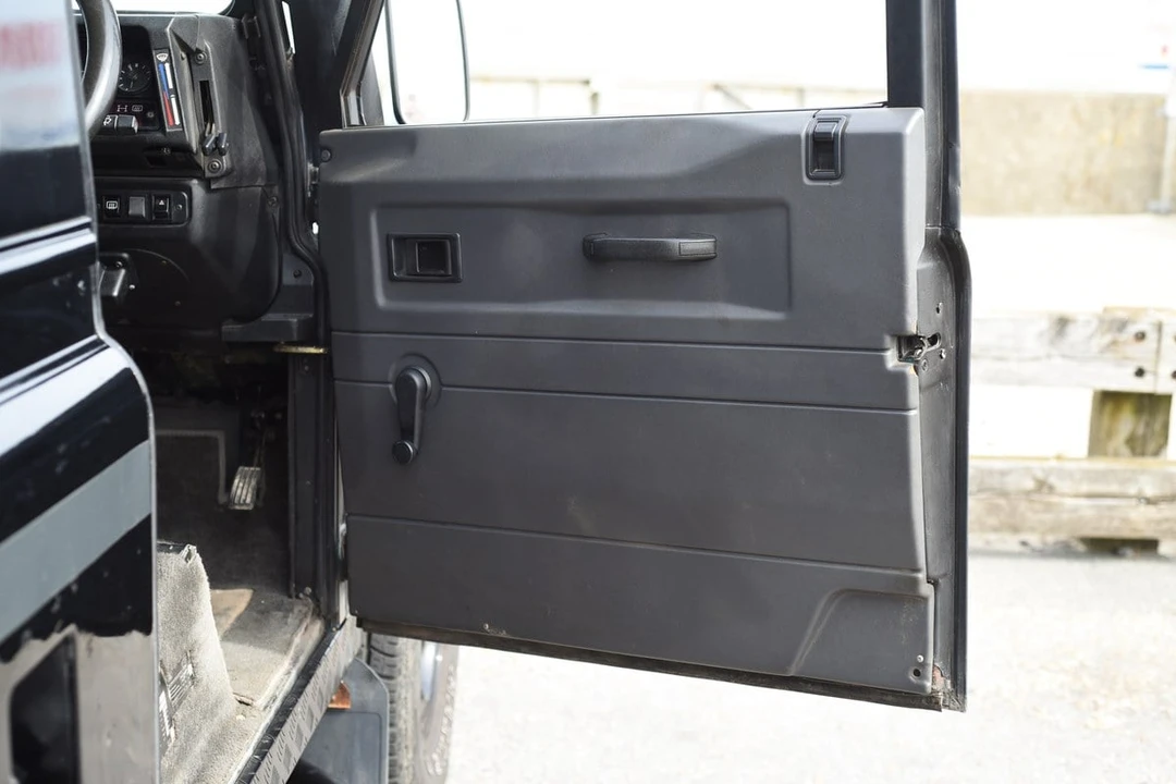 1996 Land Rover Defender 90 - Image 11 of 30