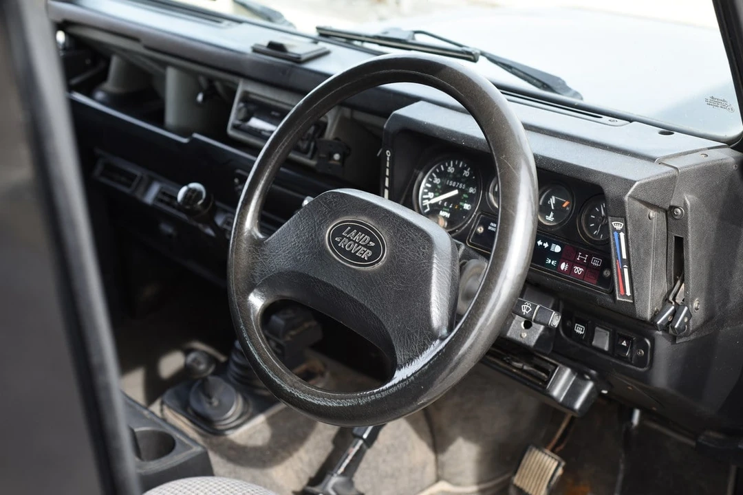 1996 Land Rover Defender 90 - Image 10 of 30