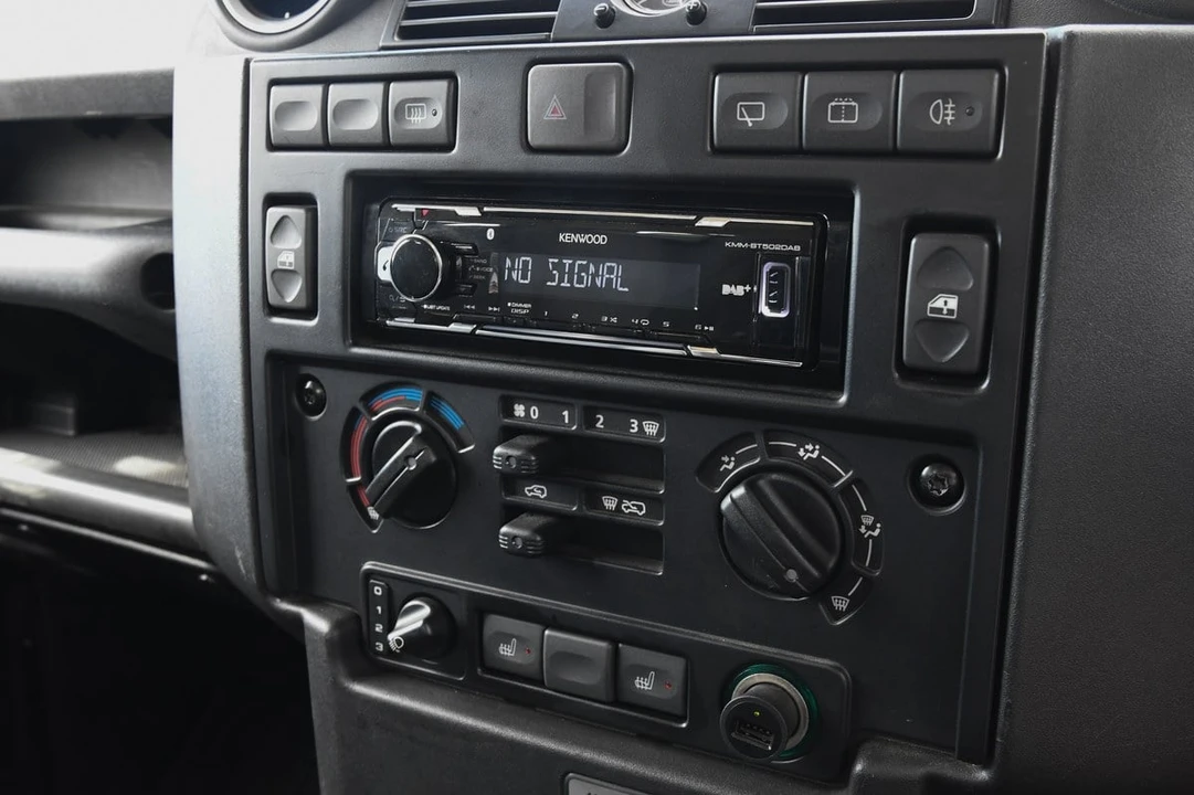1996 Land Rover Defender 90 - Image 25 of 30
