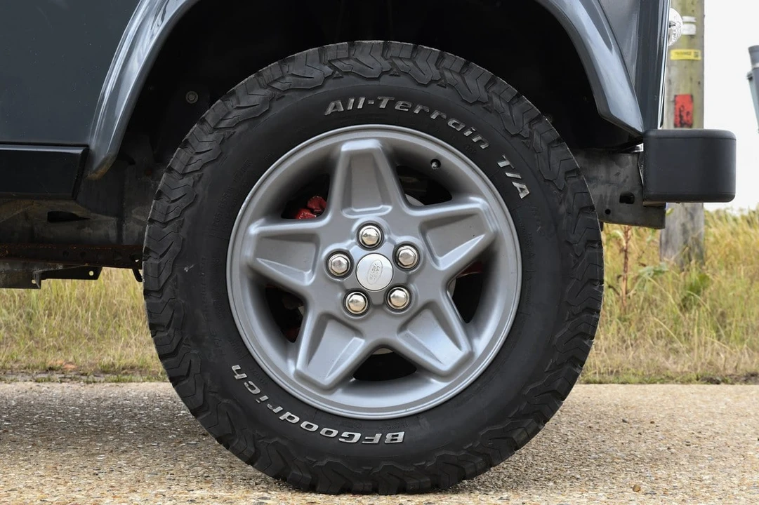 1996 Land Rover Defender 90 - Image 14 of 30