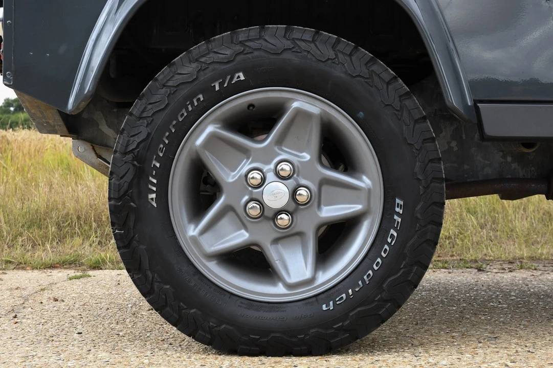 1996 Land Rover Defender 90 - Image 15 of 30