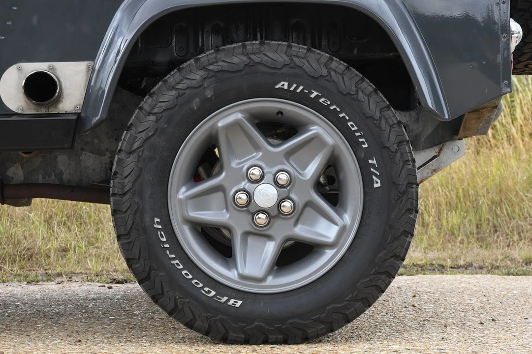 1996 Land Rover Defender 90 - Image 13 of 30