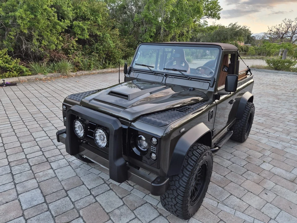 1996 Land Rover Defender 90 - Image 2 of 31