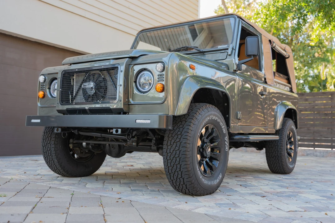 1996 Land Rover Defender 90 - Image 2 of 31
