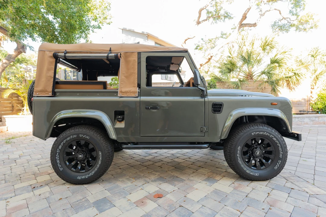 1996 Land Rover Defender 90 - Image 10 of 31