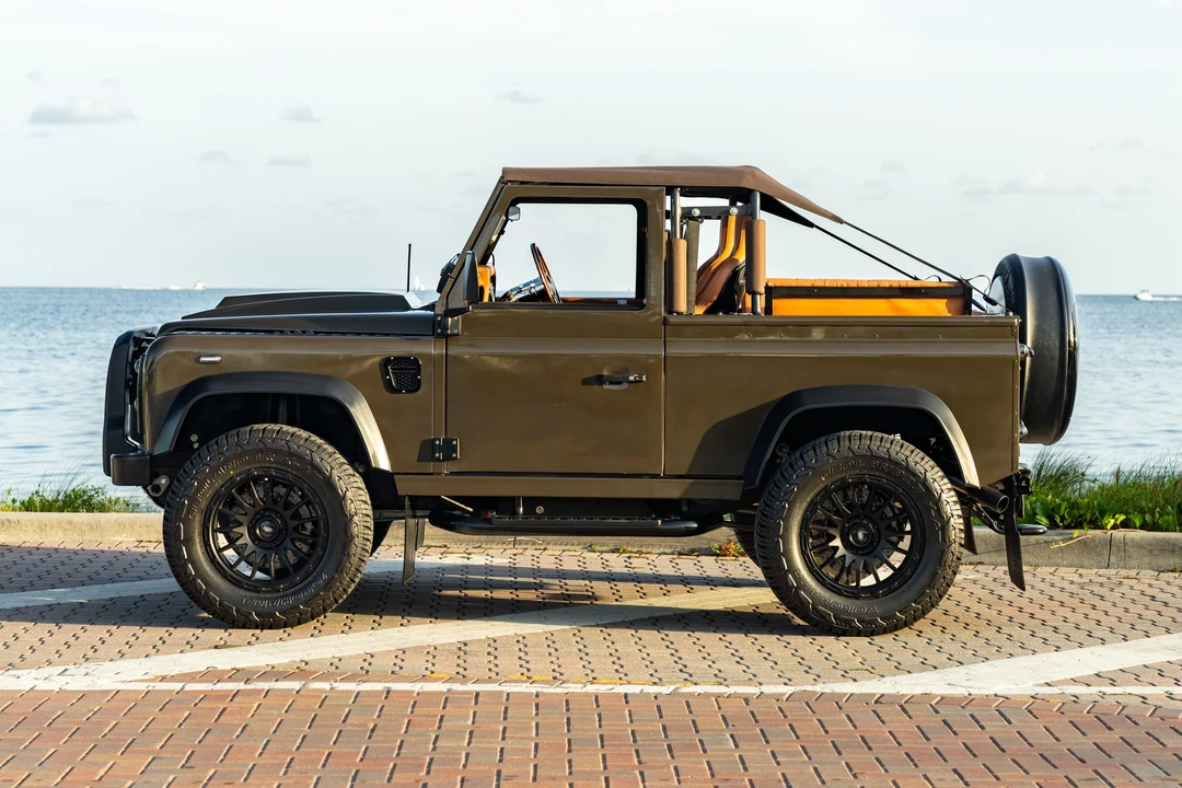 1996 Land Rover Defender 90 - Image 6 of 31