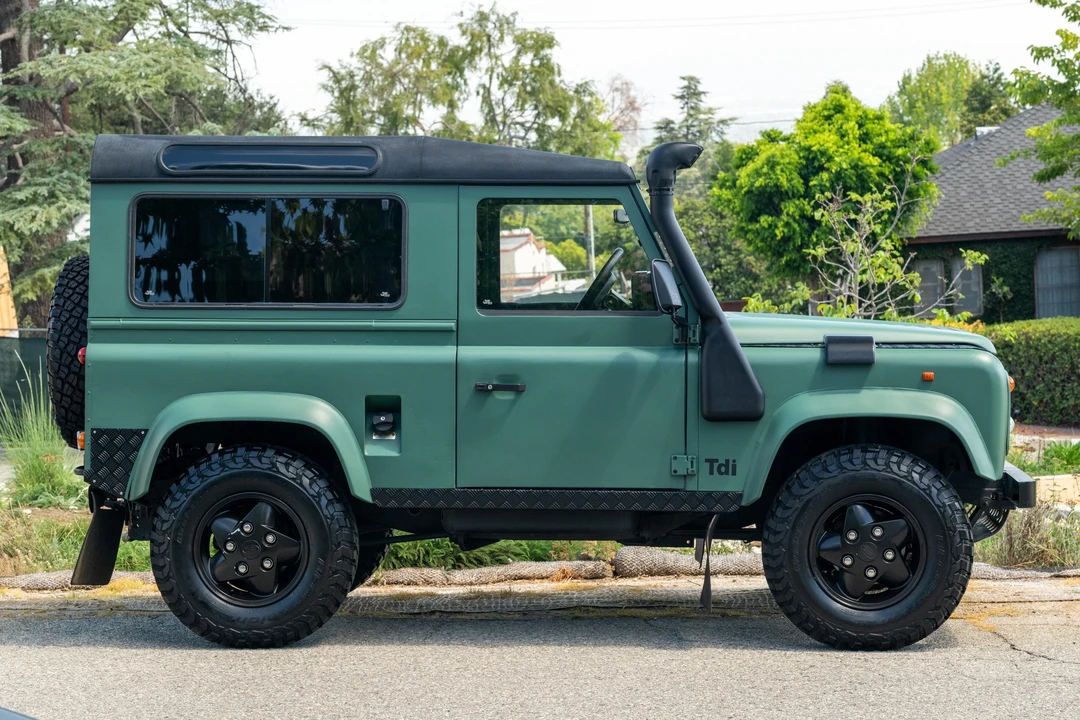 1996 Land Rover Defender 90 - Image 3 of 31