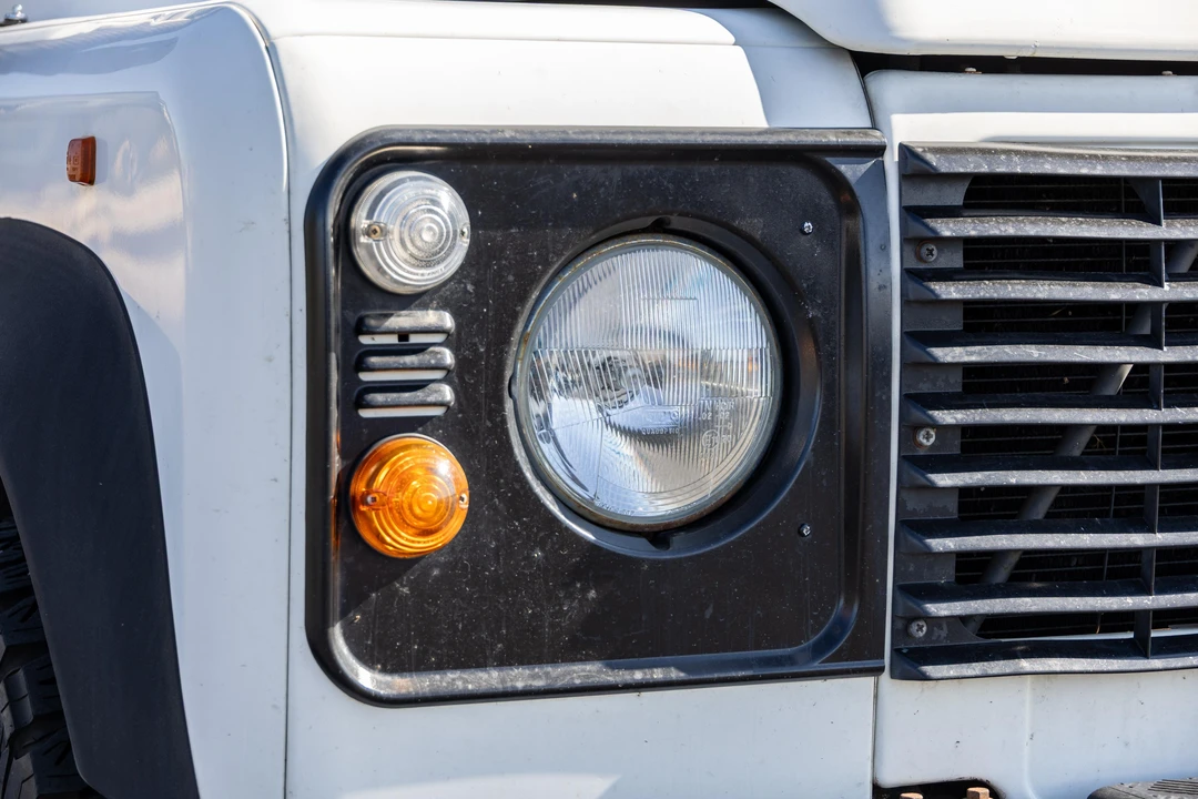 1996 Land Rover Defender 90 - Image 10 of 31